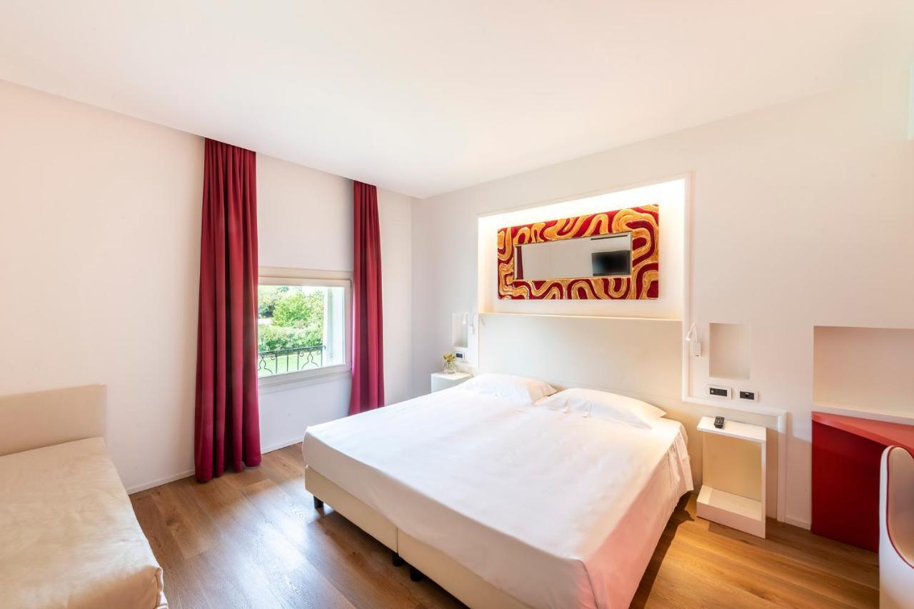 Hotel Villa I Pini Malo  Екстер'єр фото