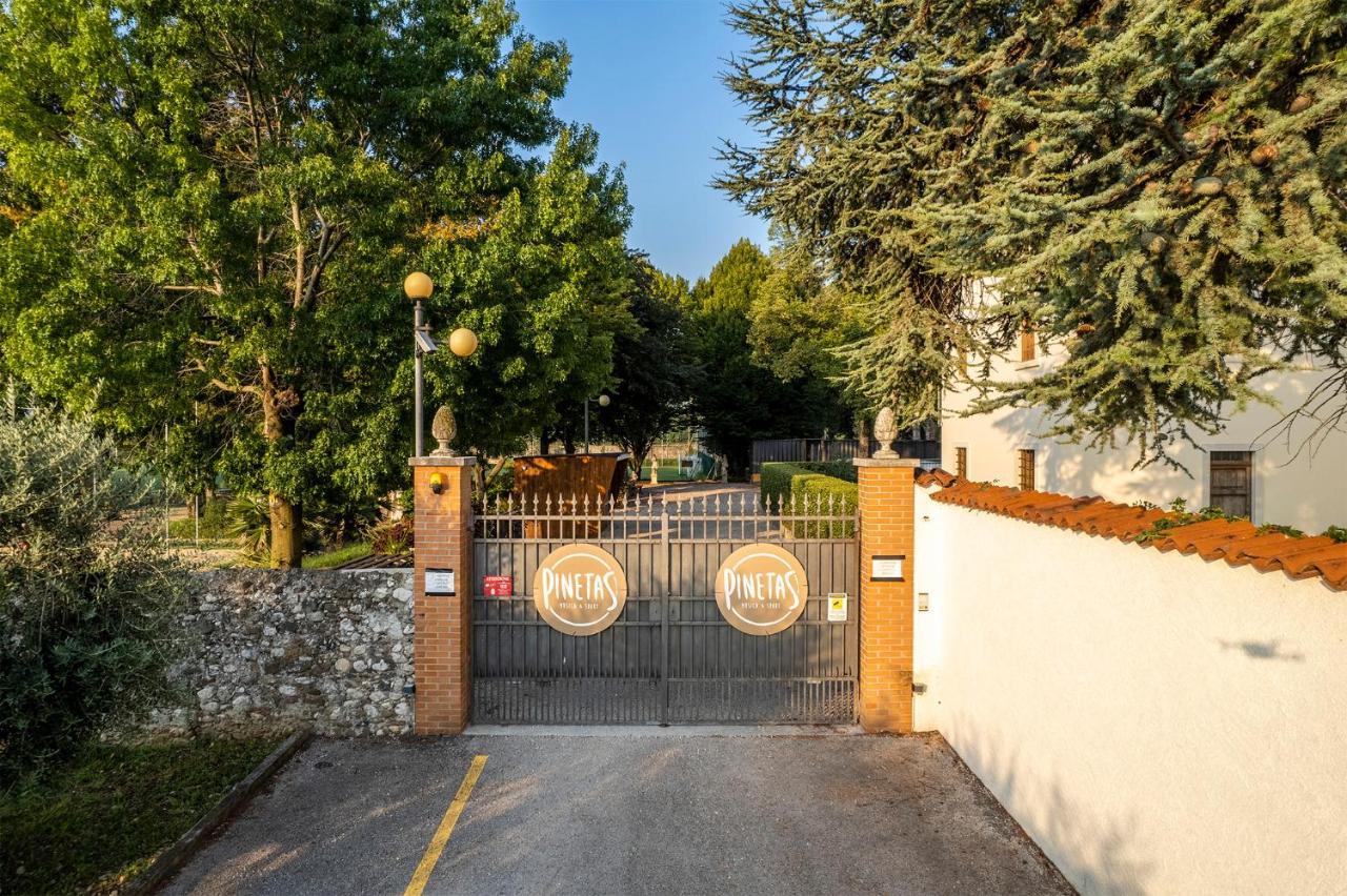 Hotel Villa I Pini Malo  Екстер'єр фото