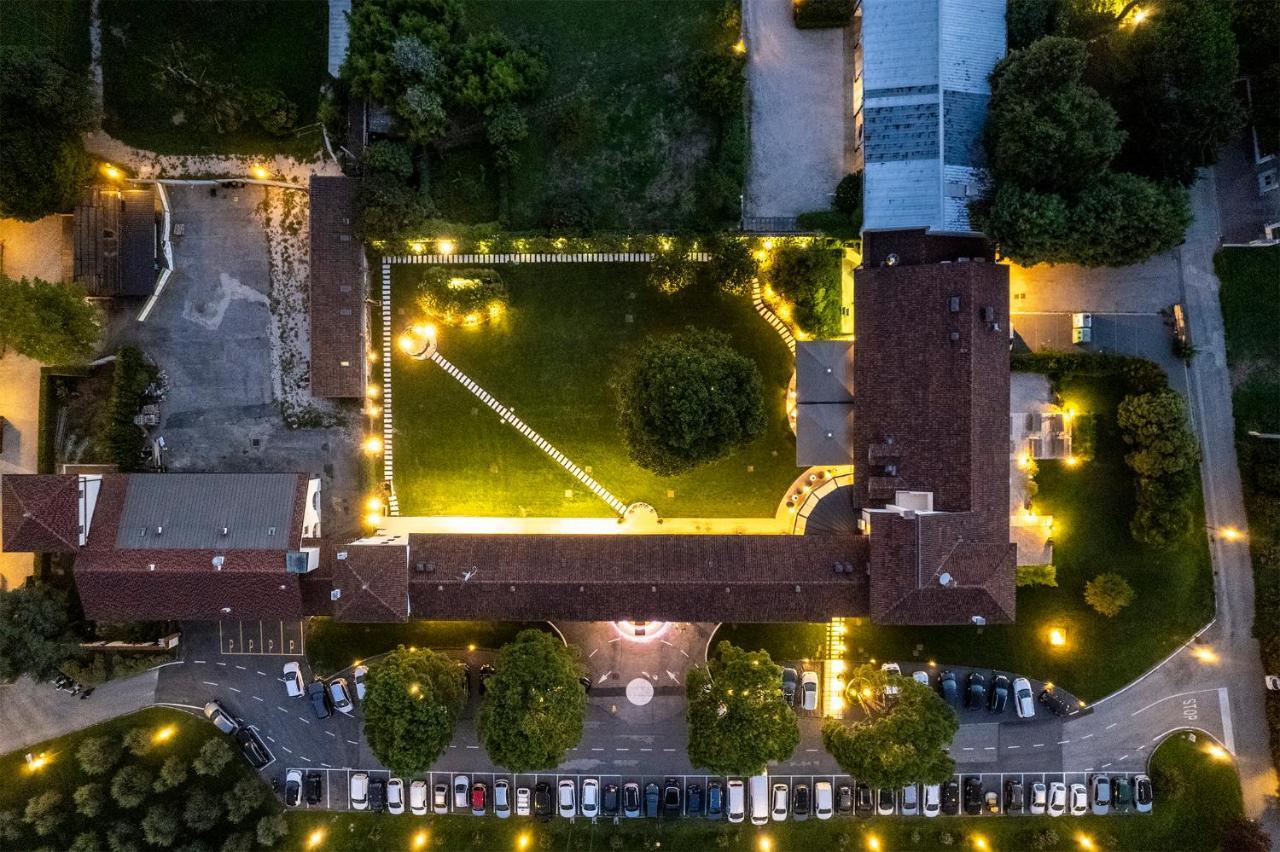 Hotel Villa I Pini Malo  Екстер'єр фото